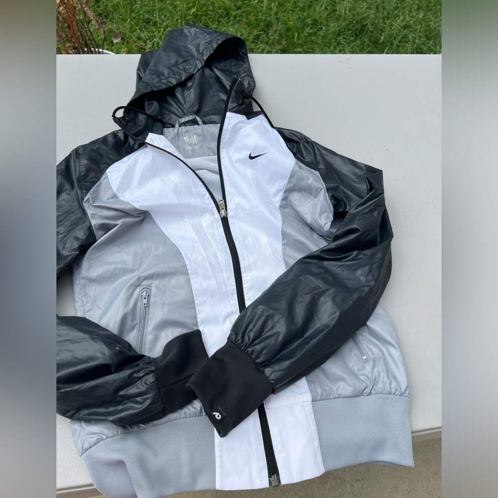 Nike Windbreaker/Track Jacket with Hood Size small